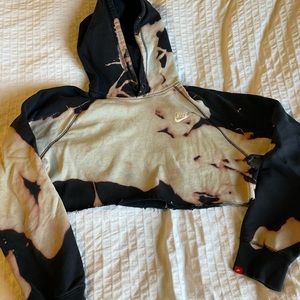 Cropped Nike hoodie